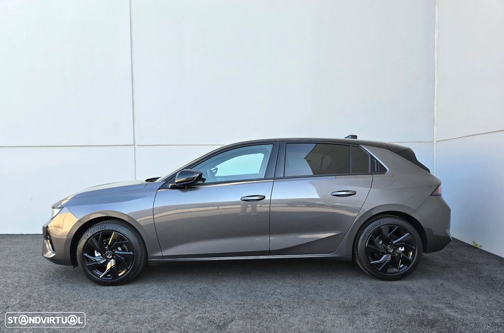 Opel Astra 1.2 T GS Line - 12