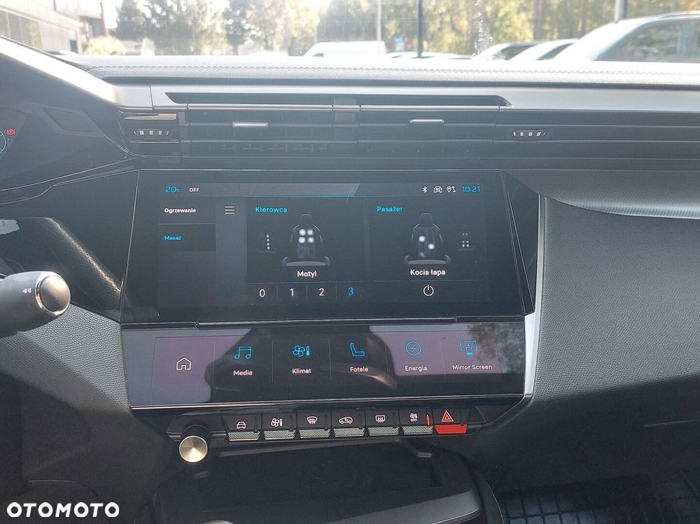 Peugeot 408 - 25