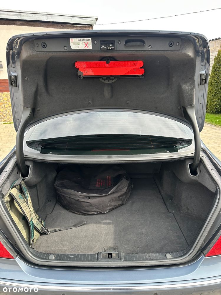 Mercedes-Benz Klasa E 240 Elegance - 27