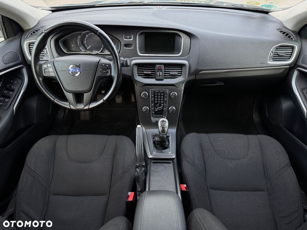 Volvo V40 D2 - 13