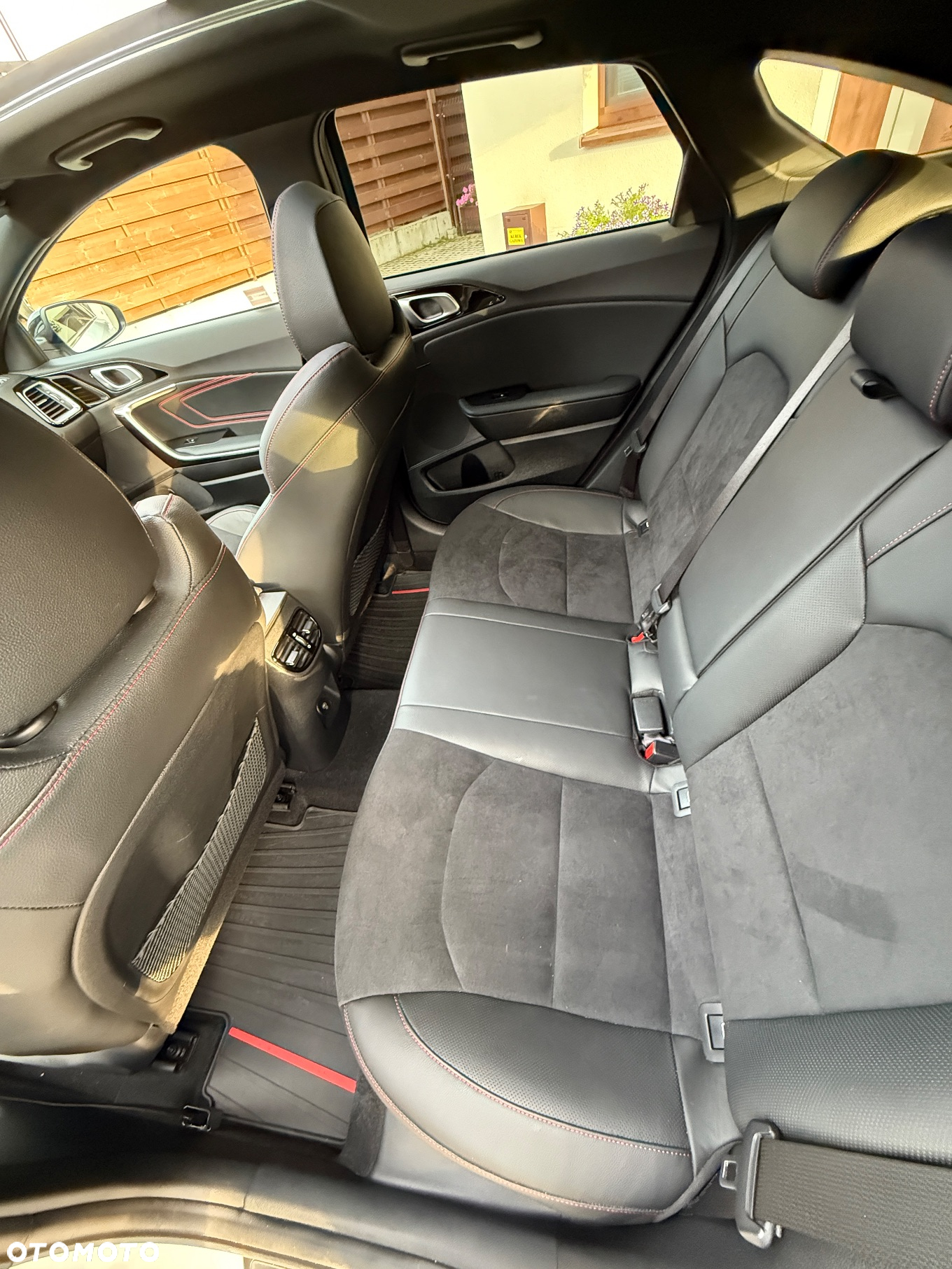 Kia ProCeed 1.6 T-GDI GT DCT - 13