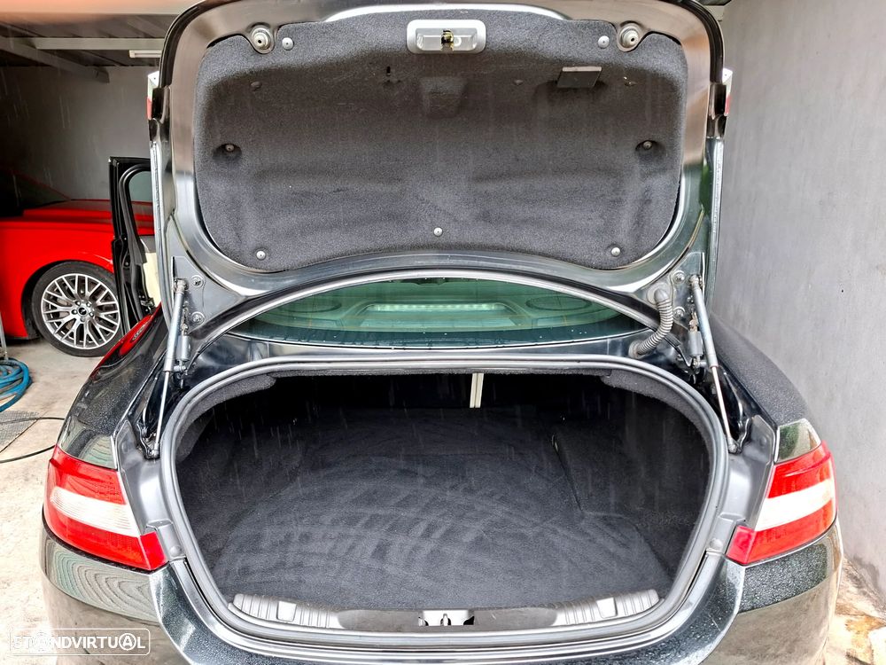 Jaguar XF 2.7 D V6 Premium Luxury - 37