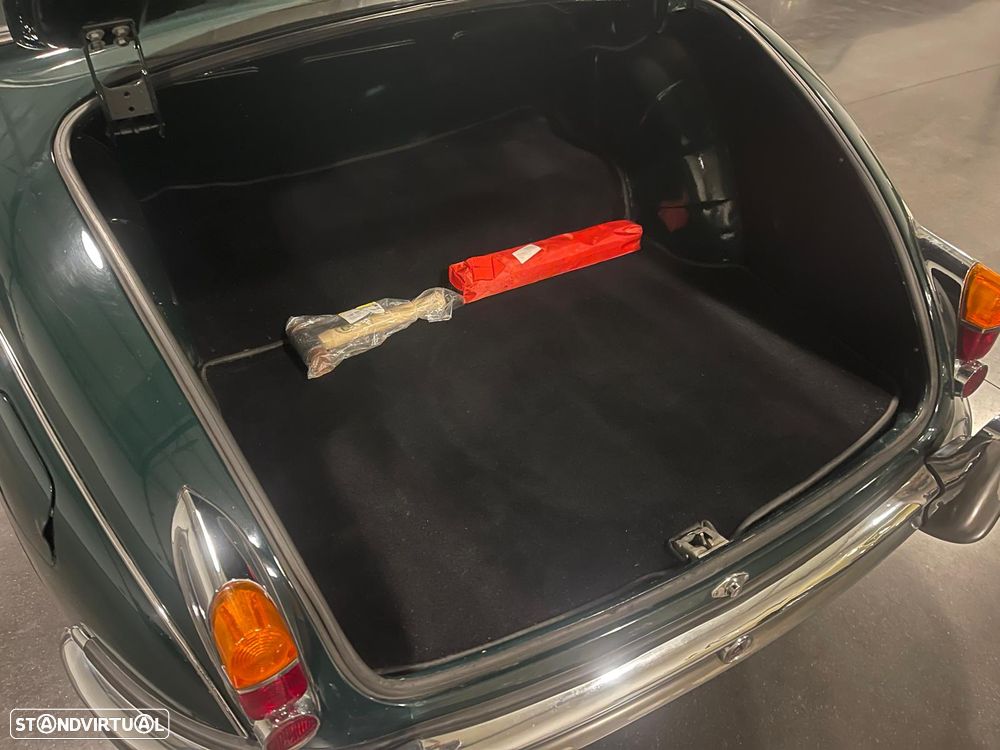 Jaguar MK II - 17