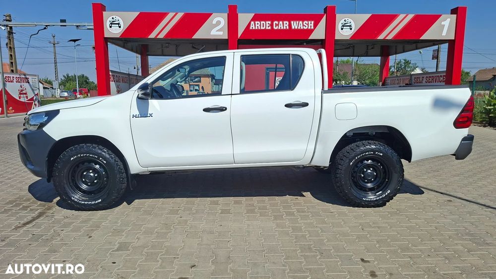 Toyota Hilux - 3