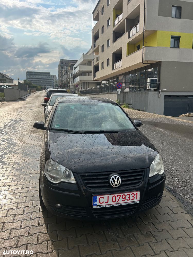 Volkswagen Polo 1.2 Attractive - 1