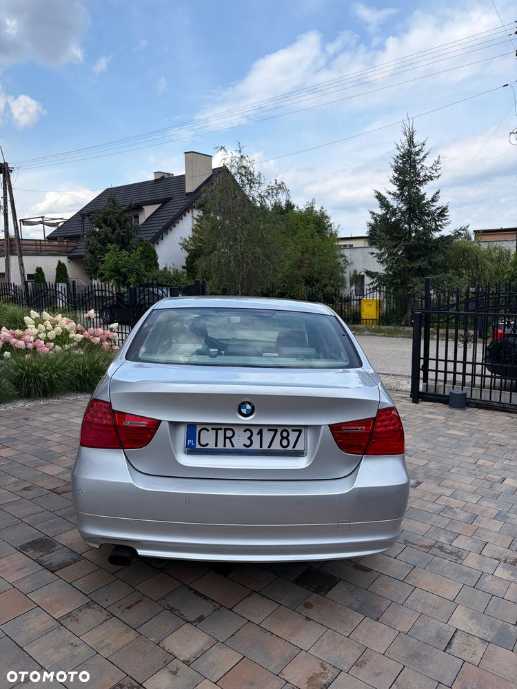 BMW Seria 3 318i - 8