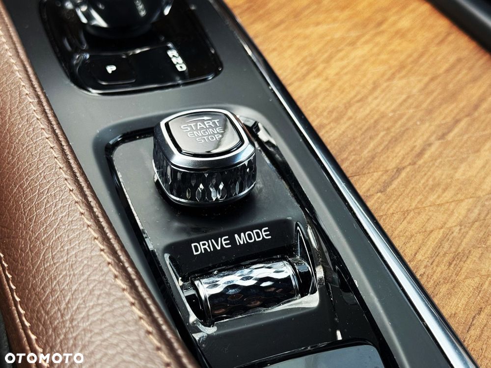 Volvo XC 90 - 20