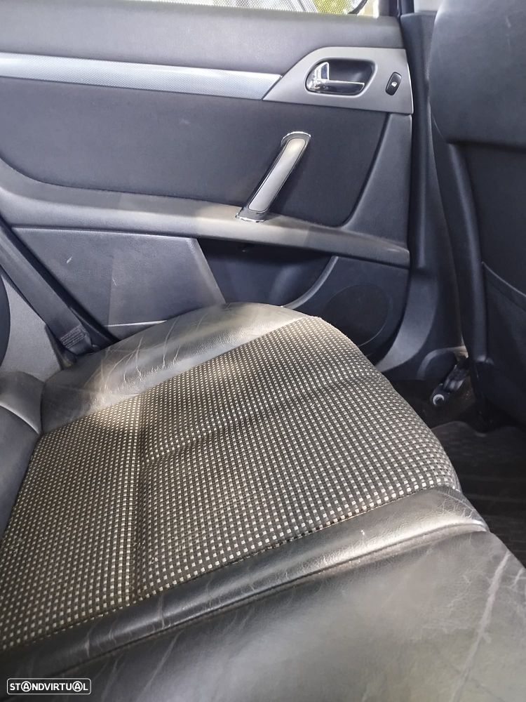 Peugeot 407 SW 2.0 HDi Executive - 17