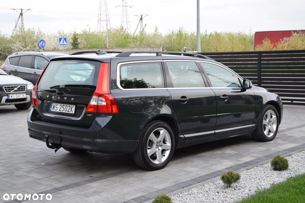 Volvo V70 2.5T Momentum - 16
