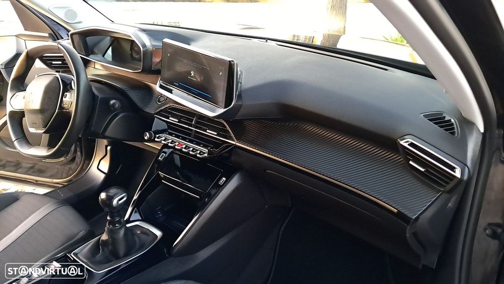 Peugeot 2008 1.2 PureTech Allure Pack - 32