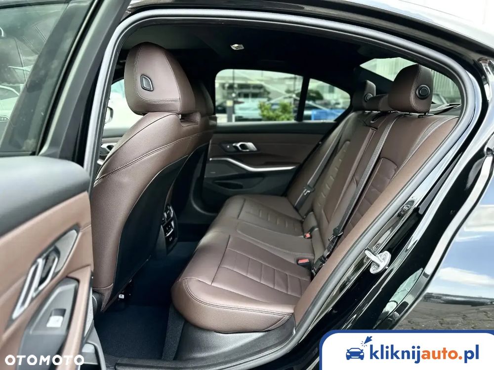 BMW Seria 3 330i xDrive M Sport sport - 11