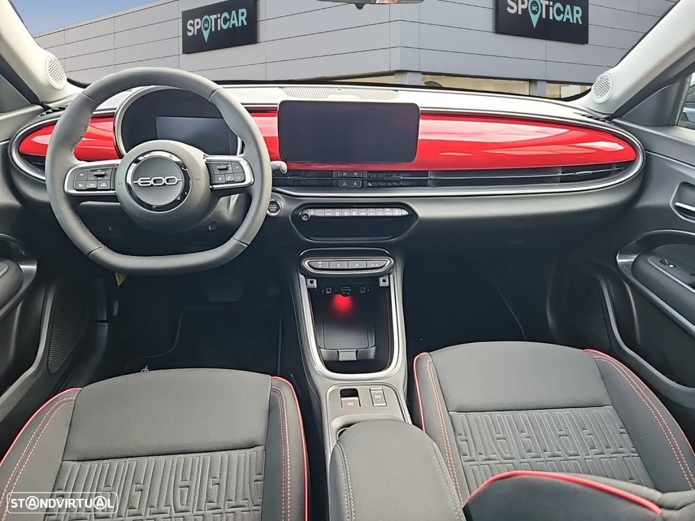 Fiat 600e 54 kWh (RED) - 8