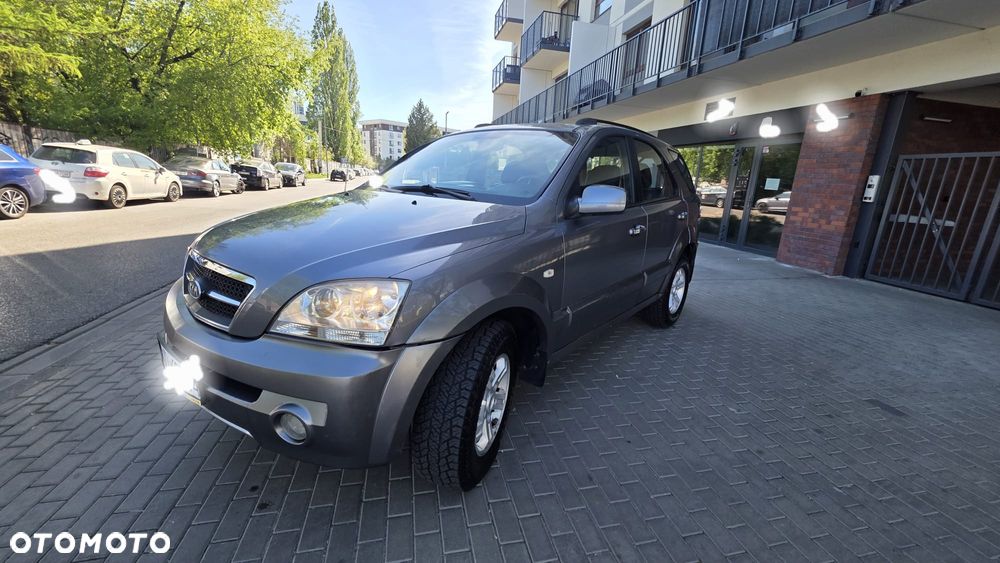 Mitsubishi Pajero - 37