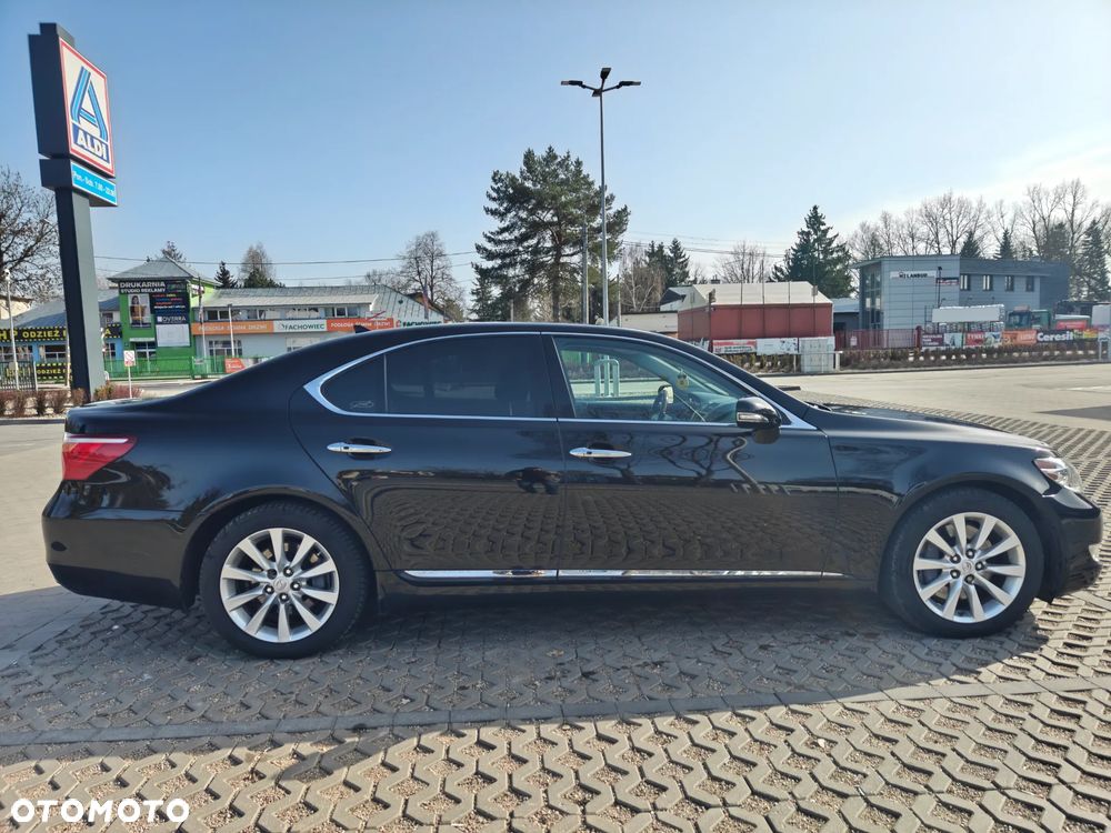 Lexus LS - 7