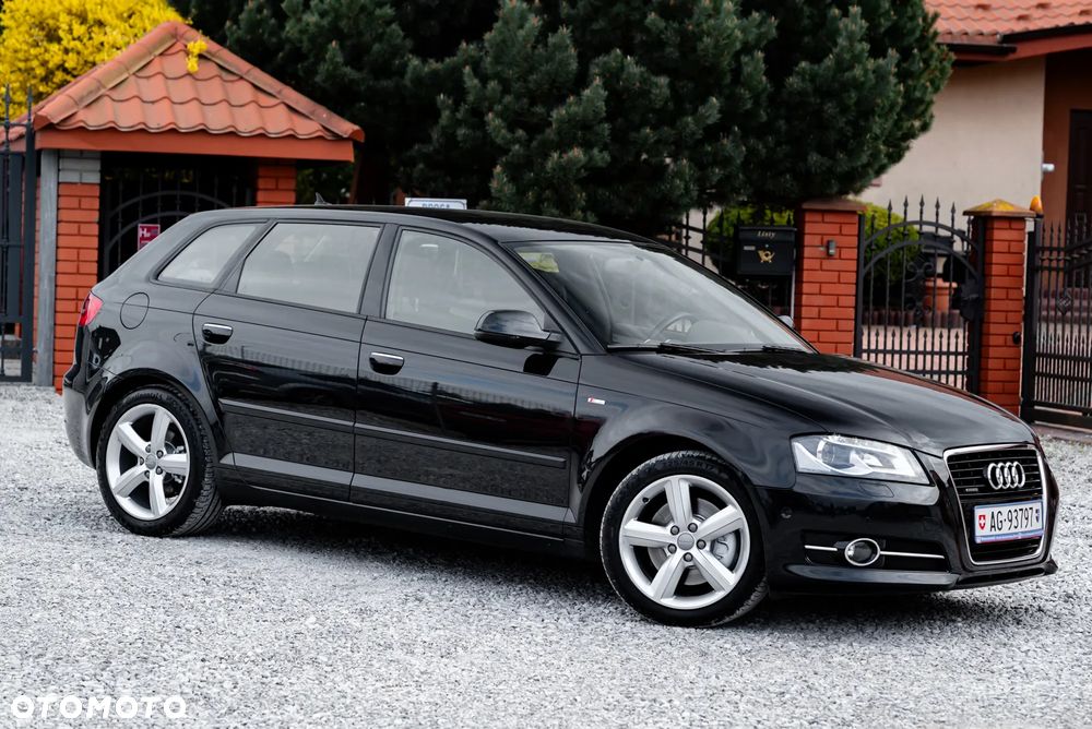Audi A3 Sportback 2.0 TFSI quattro S tronic S line Sportpaket - 4