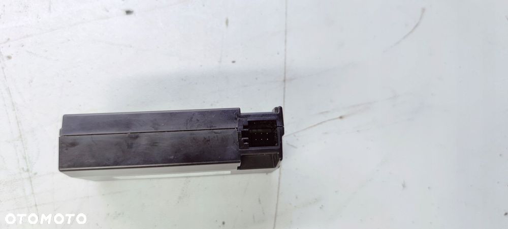 GNIAZDO PORT USB ŁADOWARKI AUDI Q3 F3 83A035726 - 3