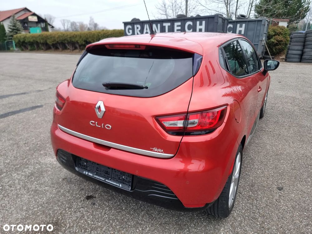 Renault Clio 1.2 16V Limited EU6 - 9