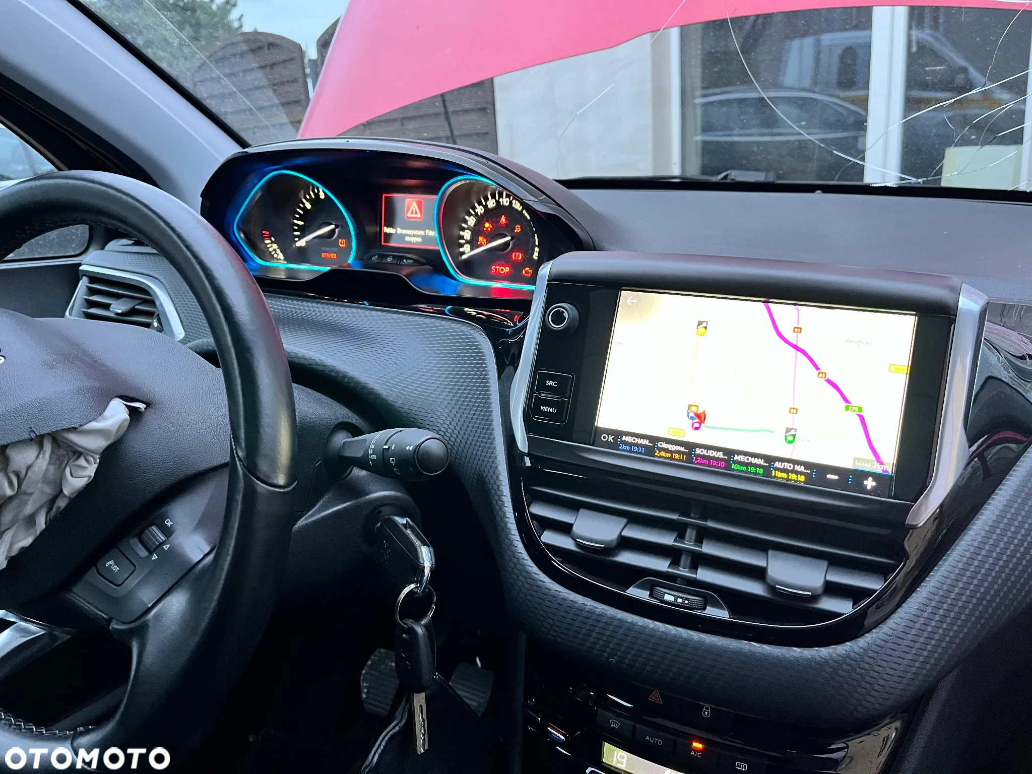 Peugeot 2008 - 8