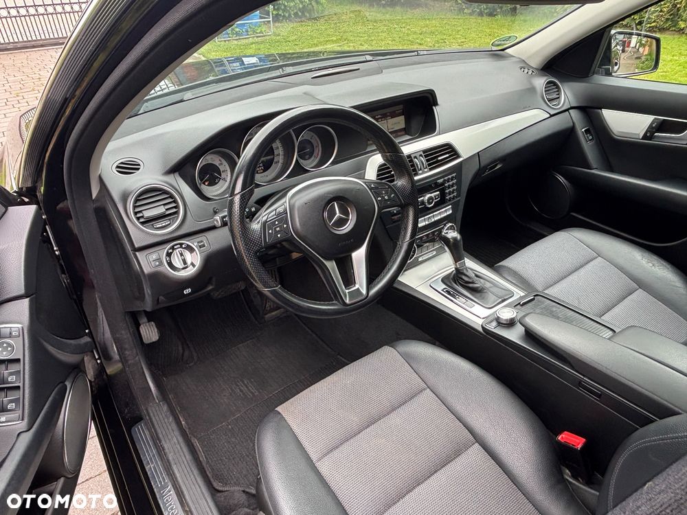 Mercedes-Benz Klasa C 220 CDI 7G-TRONIC Avantgarde Edition - 25