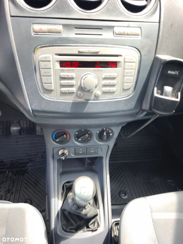 Ford Tourneo Connect - 9