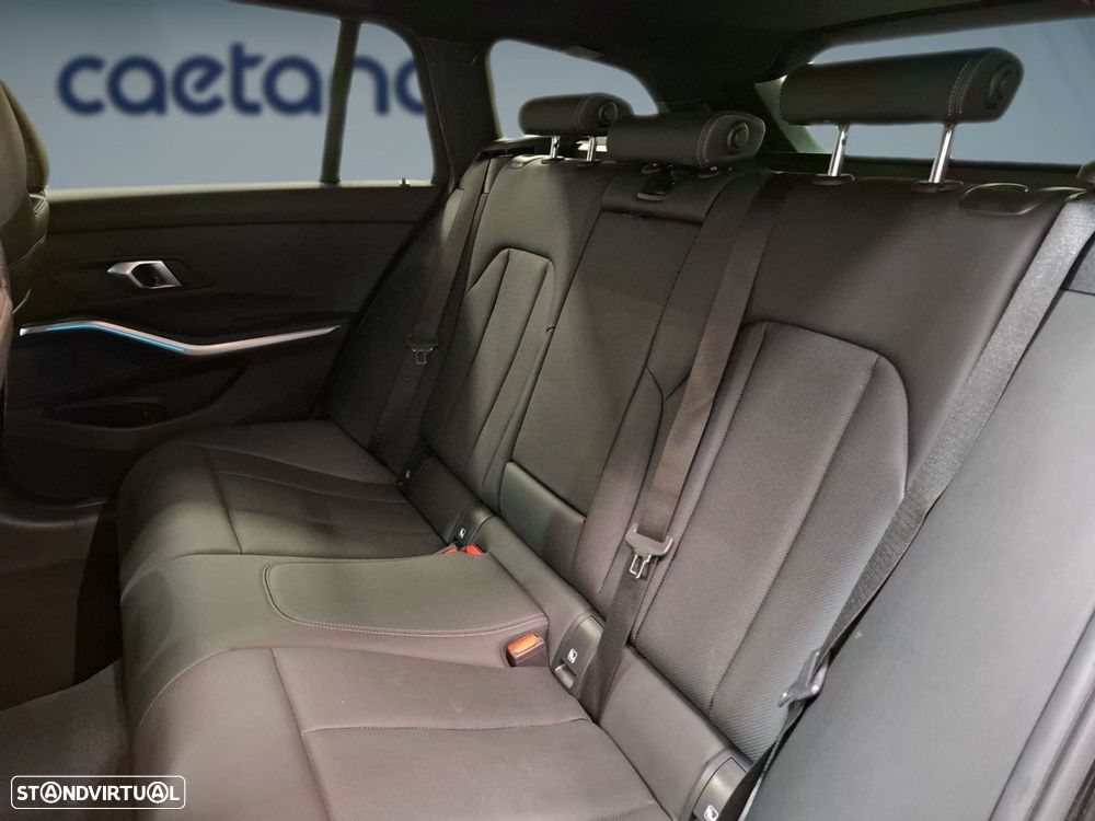 BMW 330 e Pack Desportivo M Auto - 14