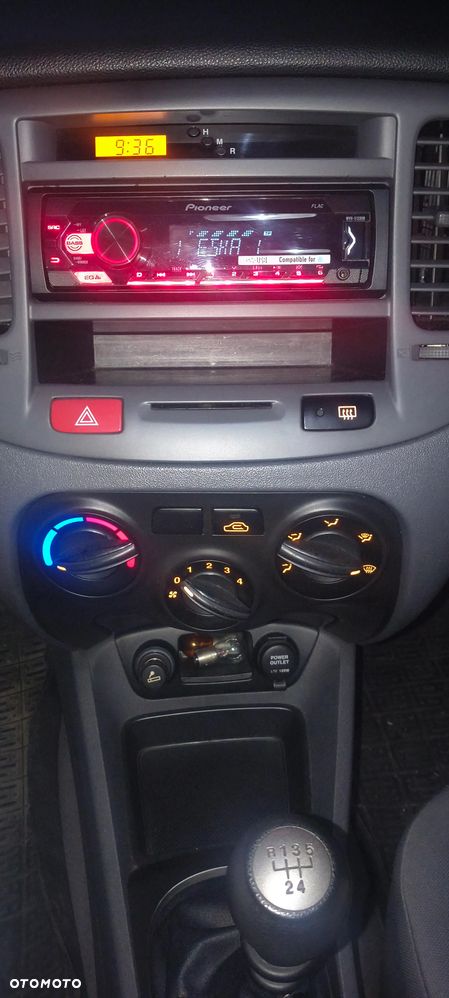 Kia Rio - 7