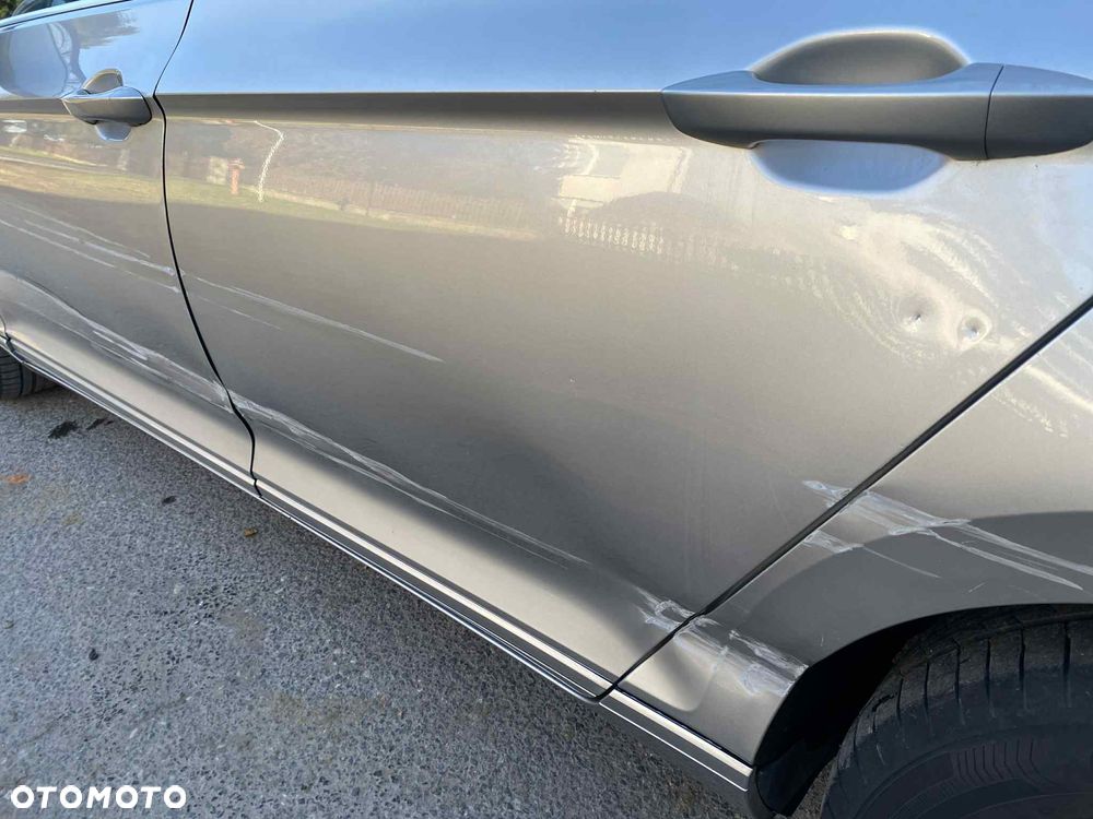 Volkswagen Passat Variant - 23