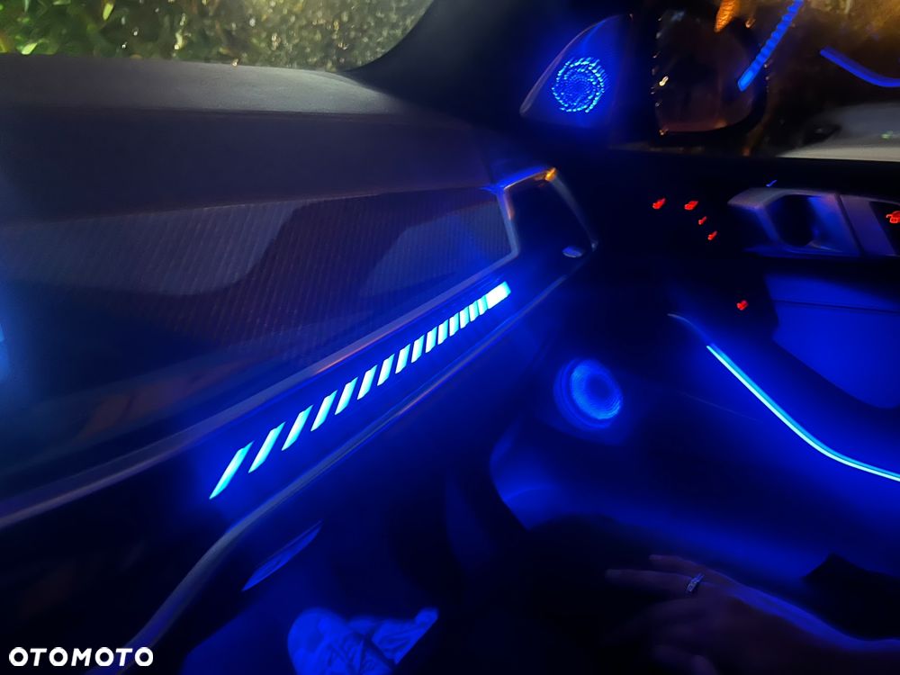 BMW X7 - 7