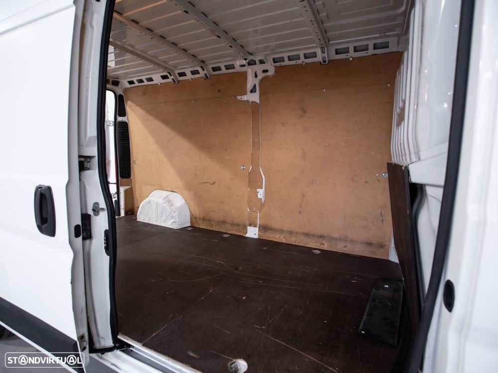 Peugeot Boxer 2.2 BlueHDi 335 L3H2 Premium c/IVA - 8