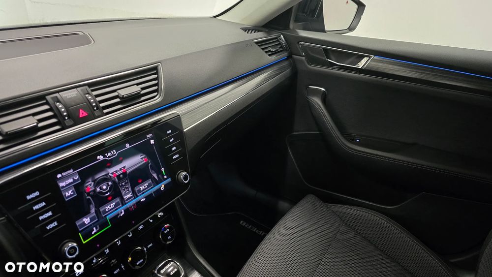 Skoda Superb 2.0 TDI SCR 4x4 Sportline DSG - 28