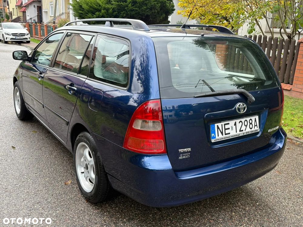 Toyota Corolla - 4