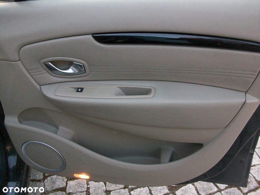 Renault Grand Scenic Gr 2.0 16V Bose Edition CVT - 14