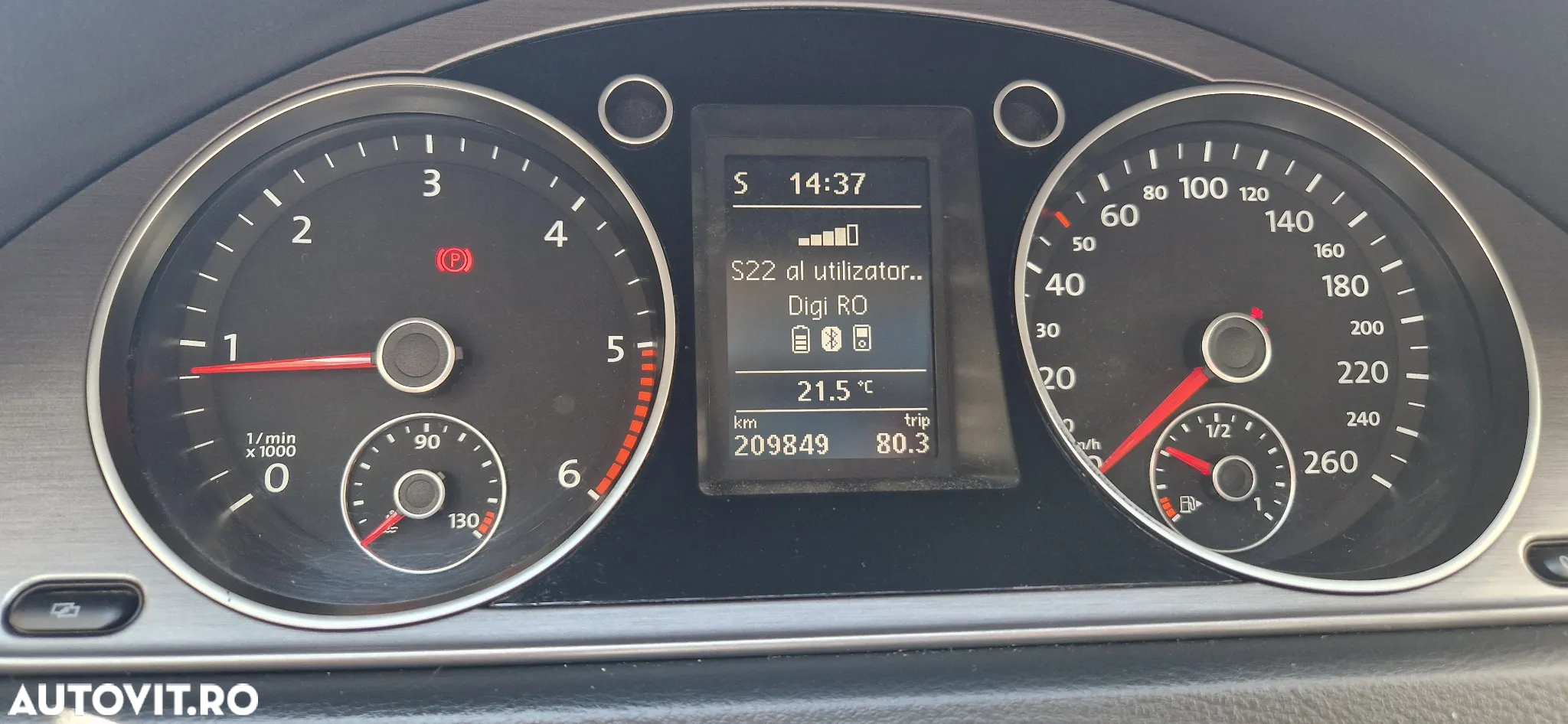 Volkswagen Passat Variant 2.0 TDI Blue TDI Comfortline - 9