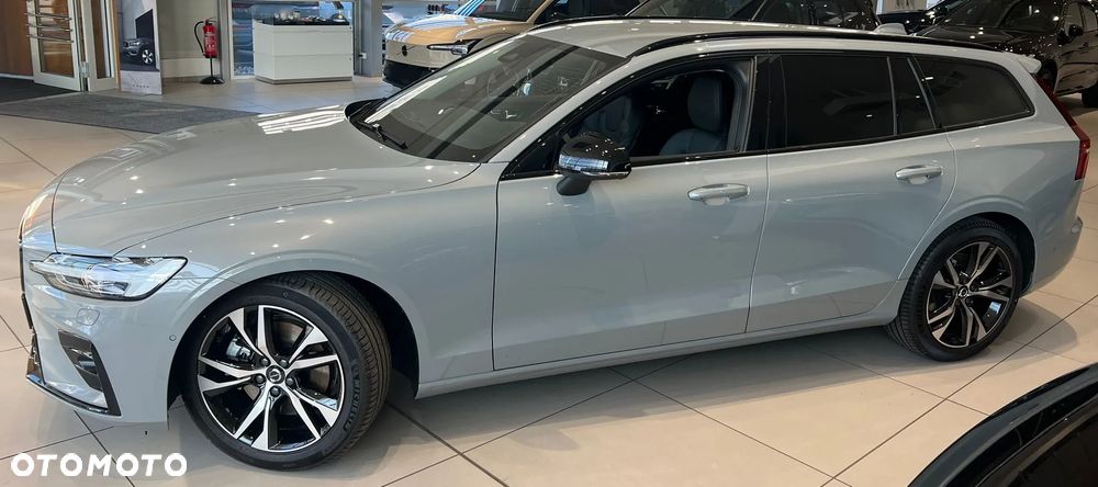 Volvo V60 B4 B DKG Plus Dark - 19