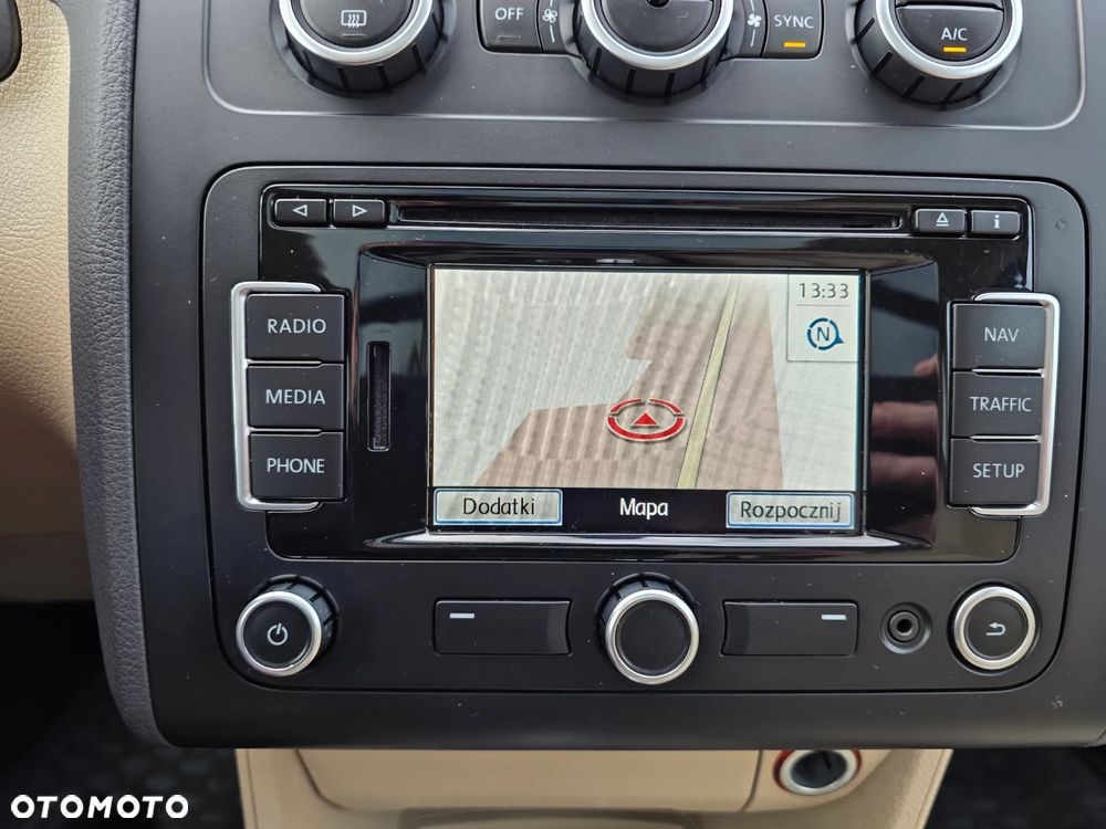 Volkswagen Touran 1.6 TDI DPF Highline DSG - 39