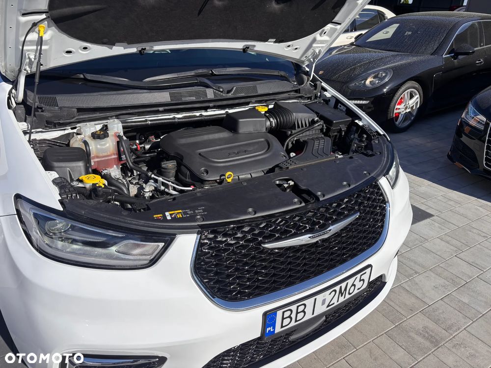 Chrysler Pacifica - 28