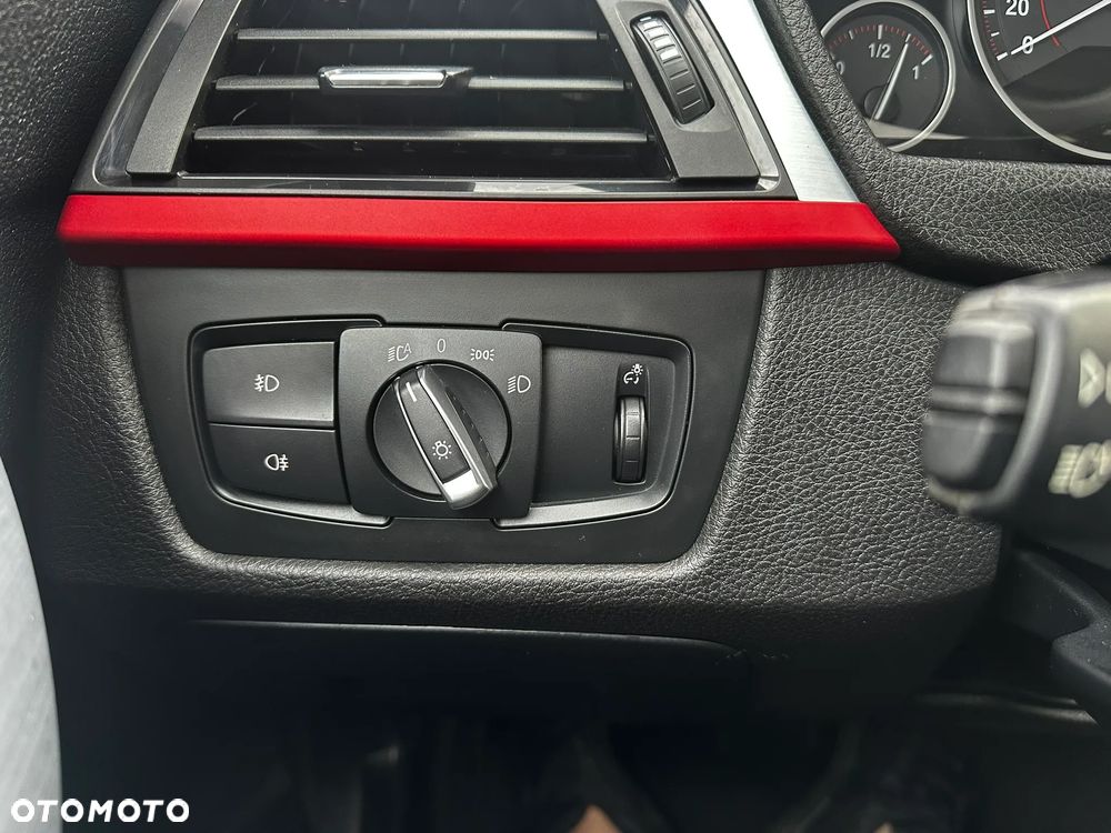 BMW Seria 3 320i Sport-Aut Sport Line - 10