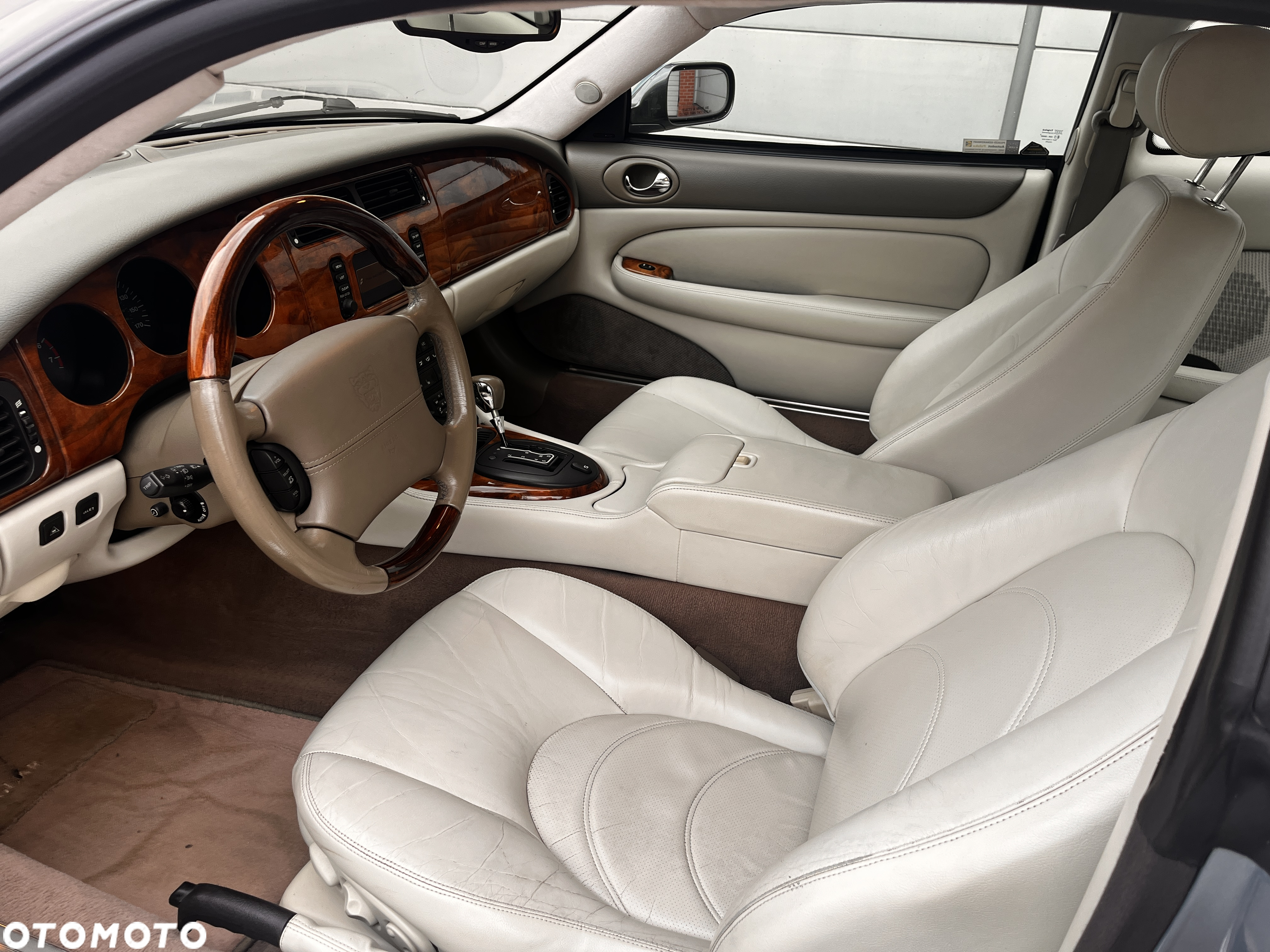 Jaguar XK XKR Coupe - 26