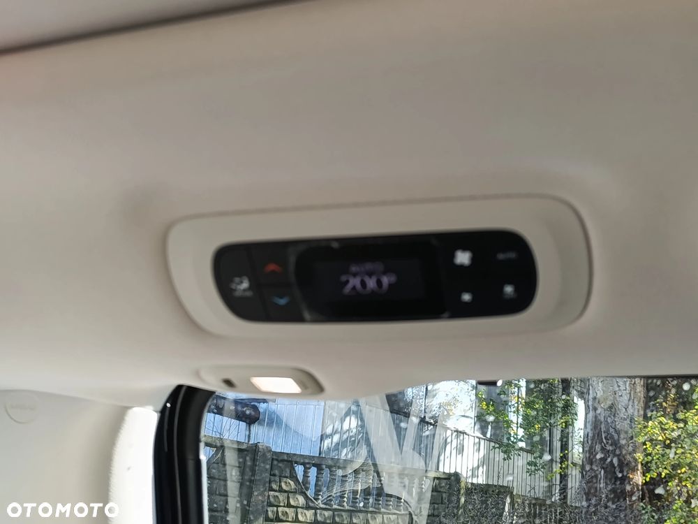 Chrysler Pacifica - 27