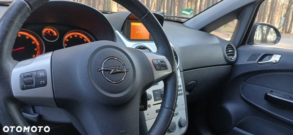 Opel Corsa 1.4 16V Innovation 110 Jahre - 14