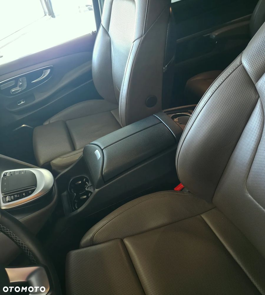 Mercedes-Benz Klasa V 300 d Exclusive 9G-Tronic (d³ugi) - 17