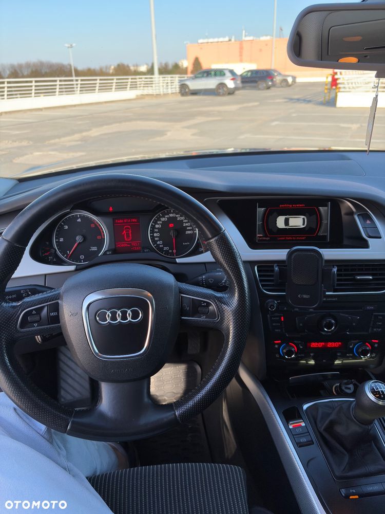 Audi A4 Avant 2.0 TDI DPF Ambiente - 9