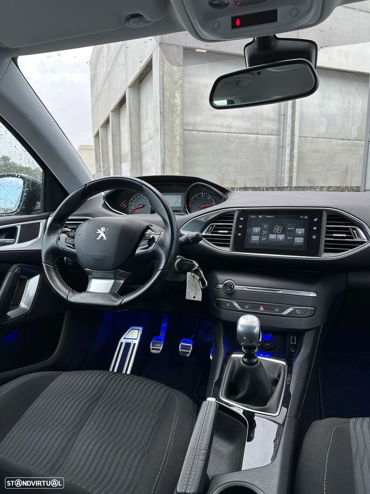 Peugeot 308 SW BlueHDi 120 Stop & Start Allure - 11