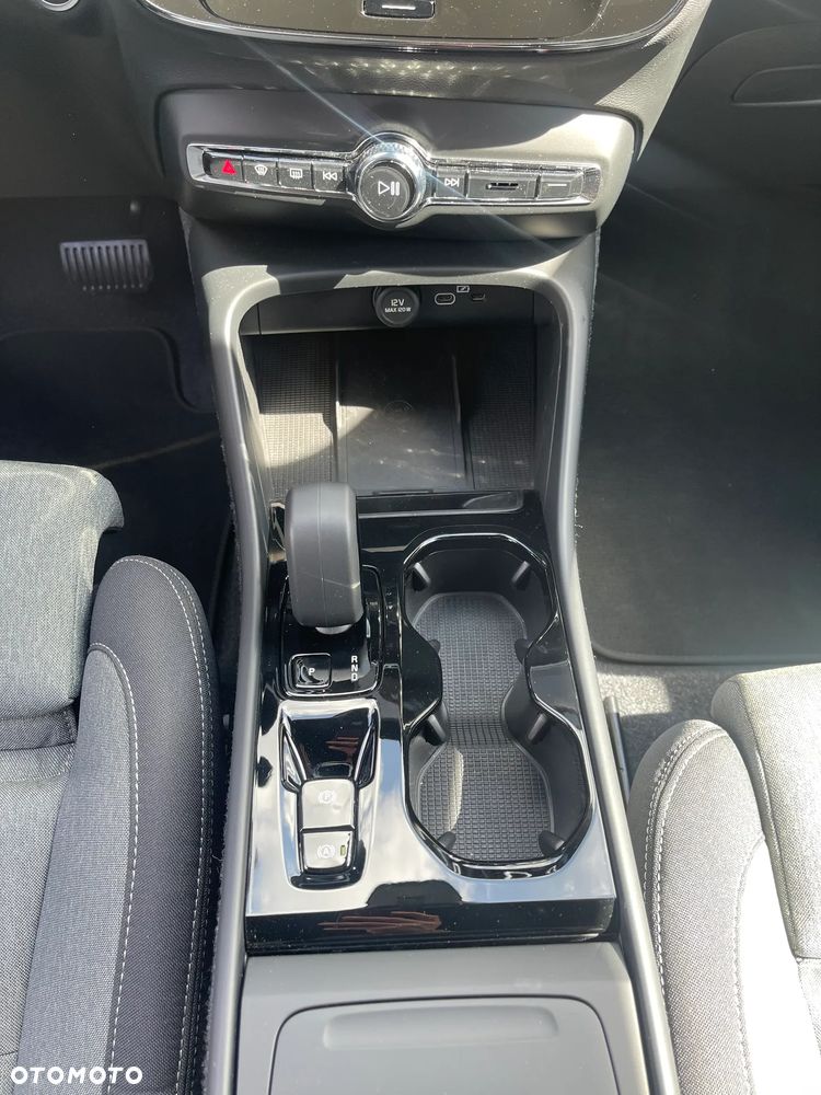 Volvo XC 40 B4 Plus Black Edition - 20