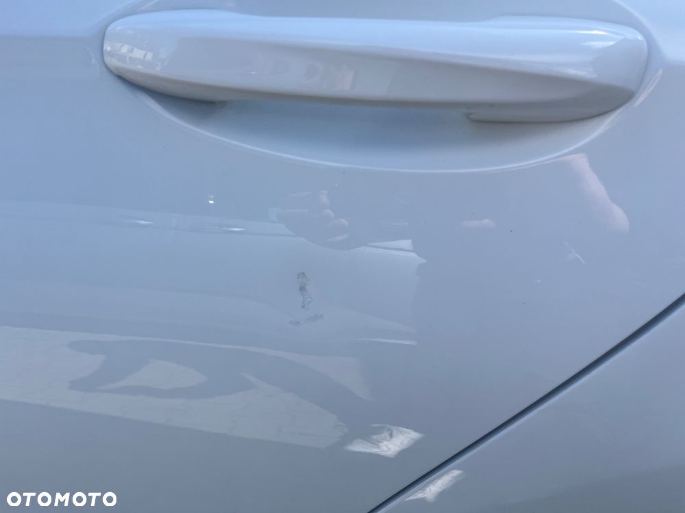 Mercedes-Benz Klasa E 220 d 4-Matic 9G-TRONIC - 23