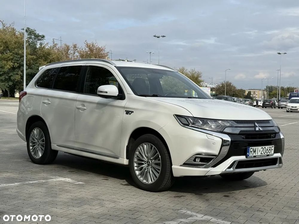 Mitsubishi Outlander - 8