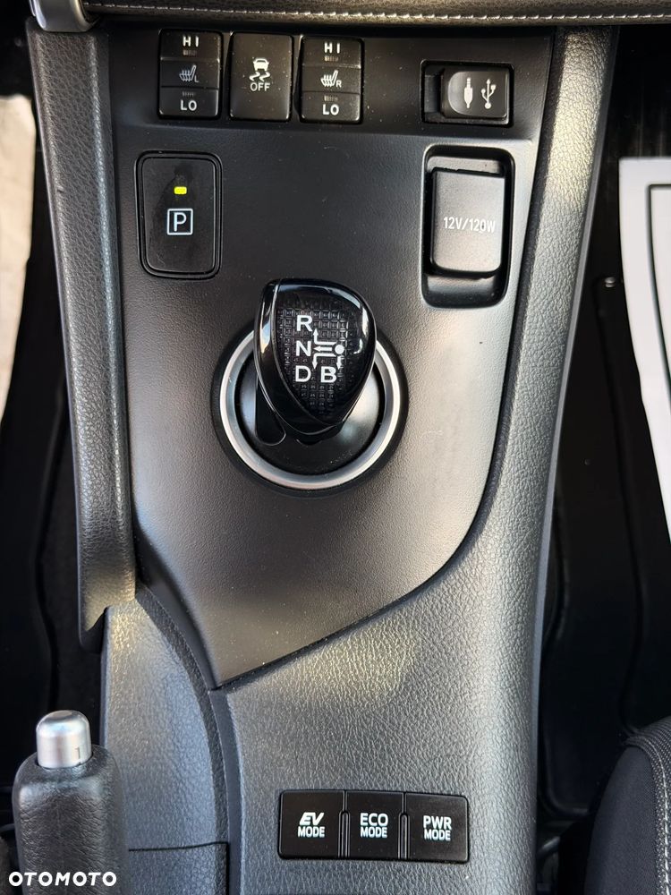 Toyota Auris 1.8 HSD Prestige NAVI - 3