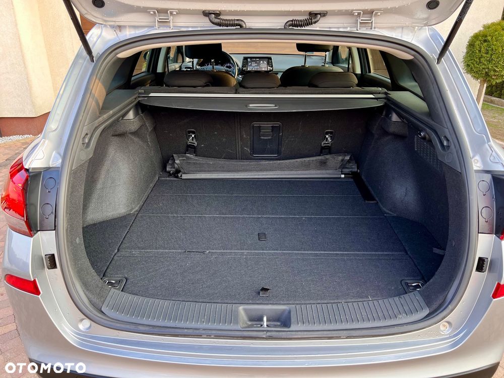 Hyundai i30 1.6 D Comfort - 11