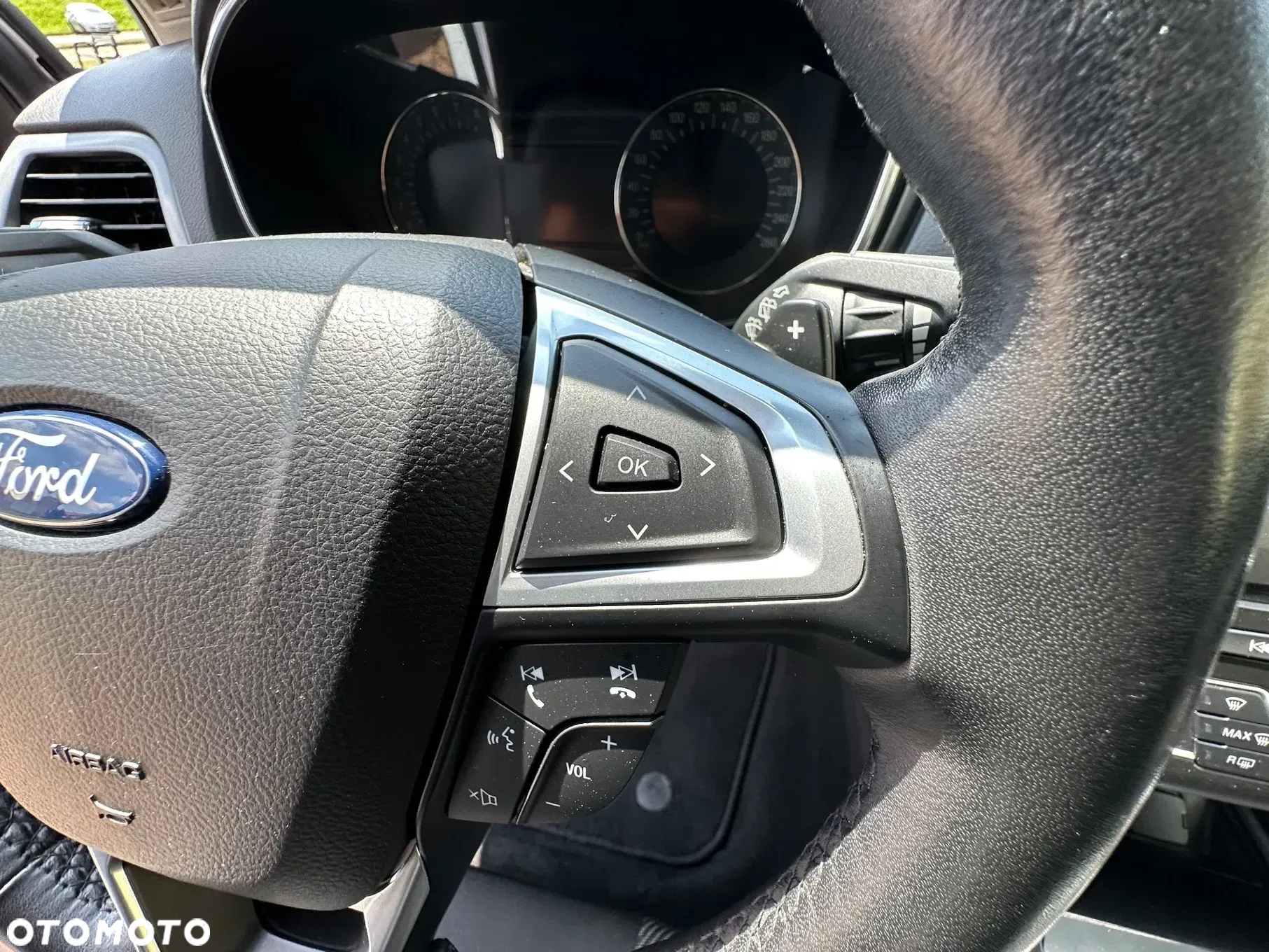 Ford Mondeo 2.0 EcoBoost Titanium - 34