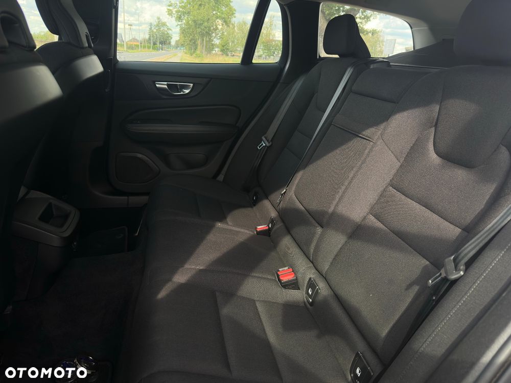 Volvo V60 B3 B Momentum - 7